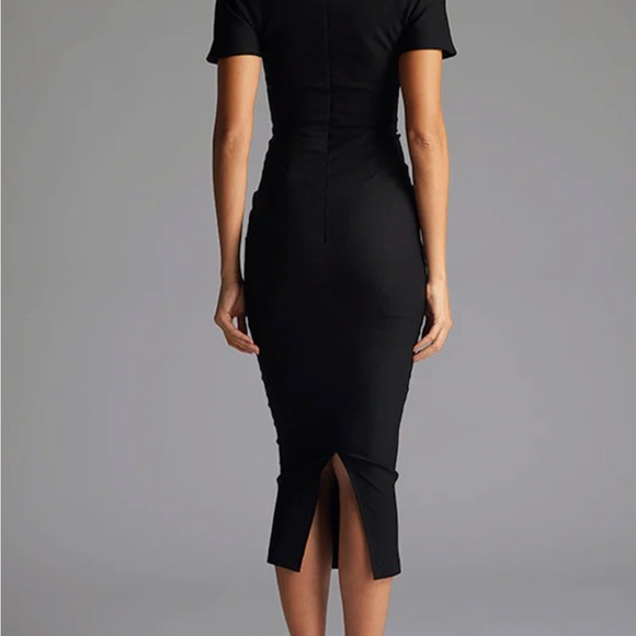 Elegant Black Midi Dress - Picture 2 of 6